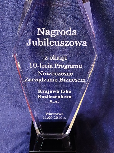 nagroda-jubileuszowa-statuetka-szklana-c043-z-grawerem-w-etui-sklep