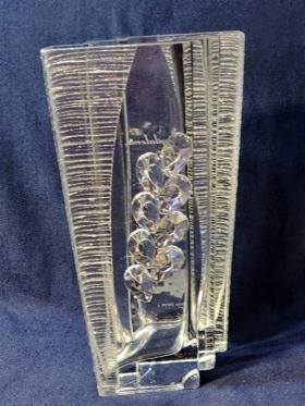 Prezent na ślub - wazon zdobiony szklanym kłosem z grawerem