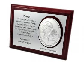 Pamiątka Komunii dla dziewczynki - srebrny obrazek i laminat srebrny na wiśniowym podkładzie