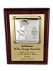 Pamiątka Komunii dla chłopczyka - srebrny obrazek 6568/1XO na złotej tabliczce i wiśniowym podkładzie